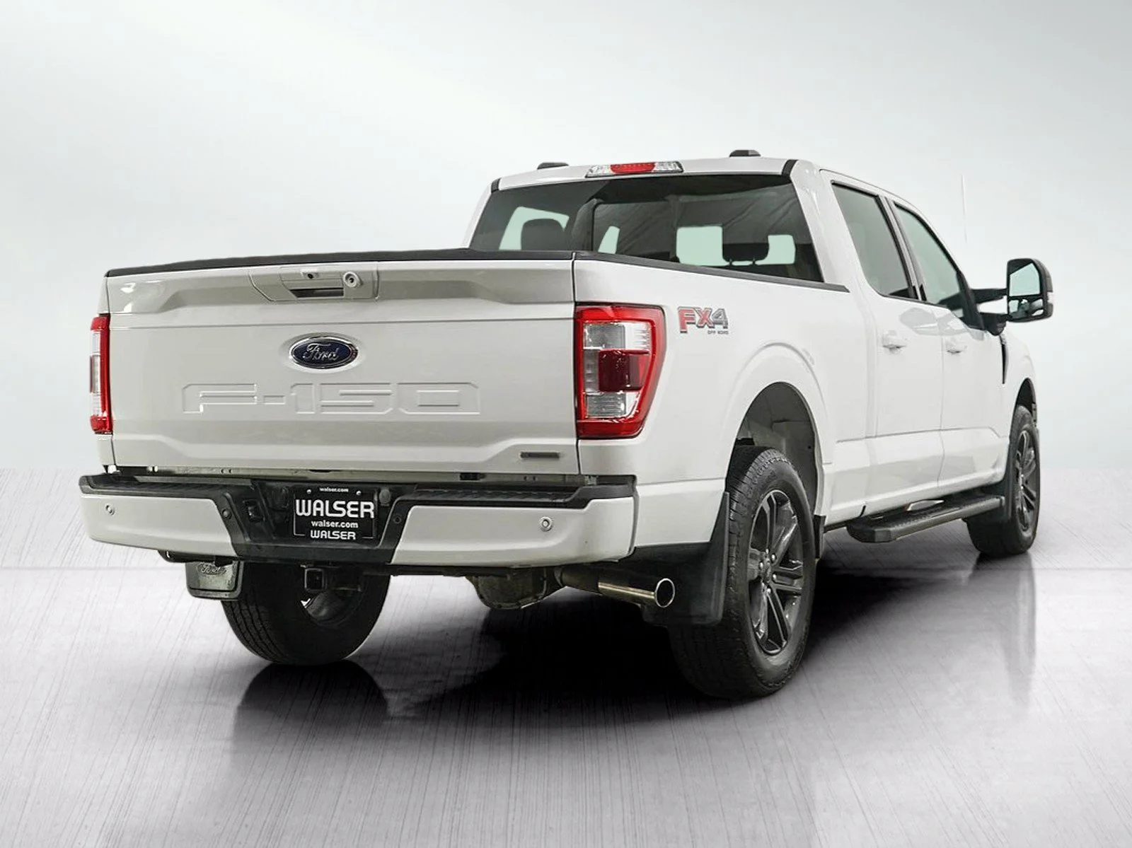 Used 2023  Ford Lariat image 5