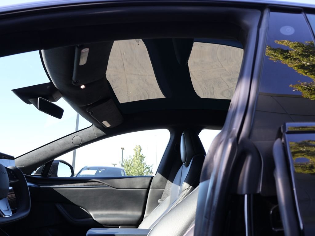 Used 2022  Tesla Plaid image 16