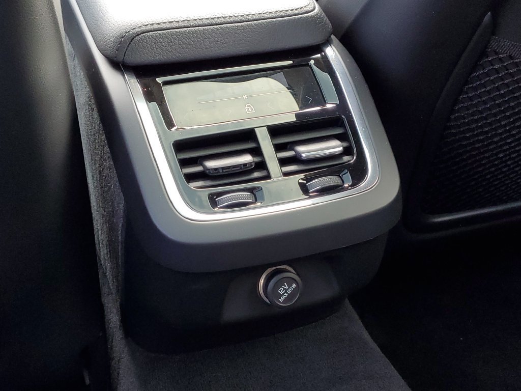 Used 2020  Volvo T5 image 16