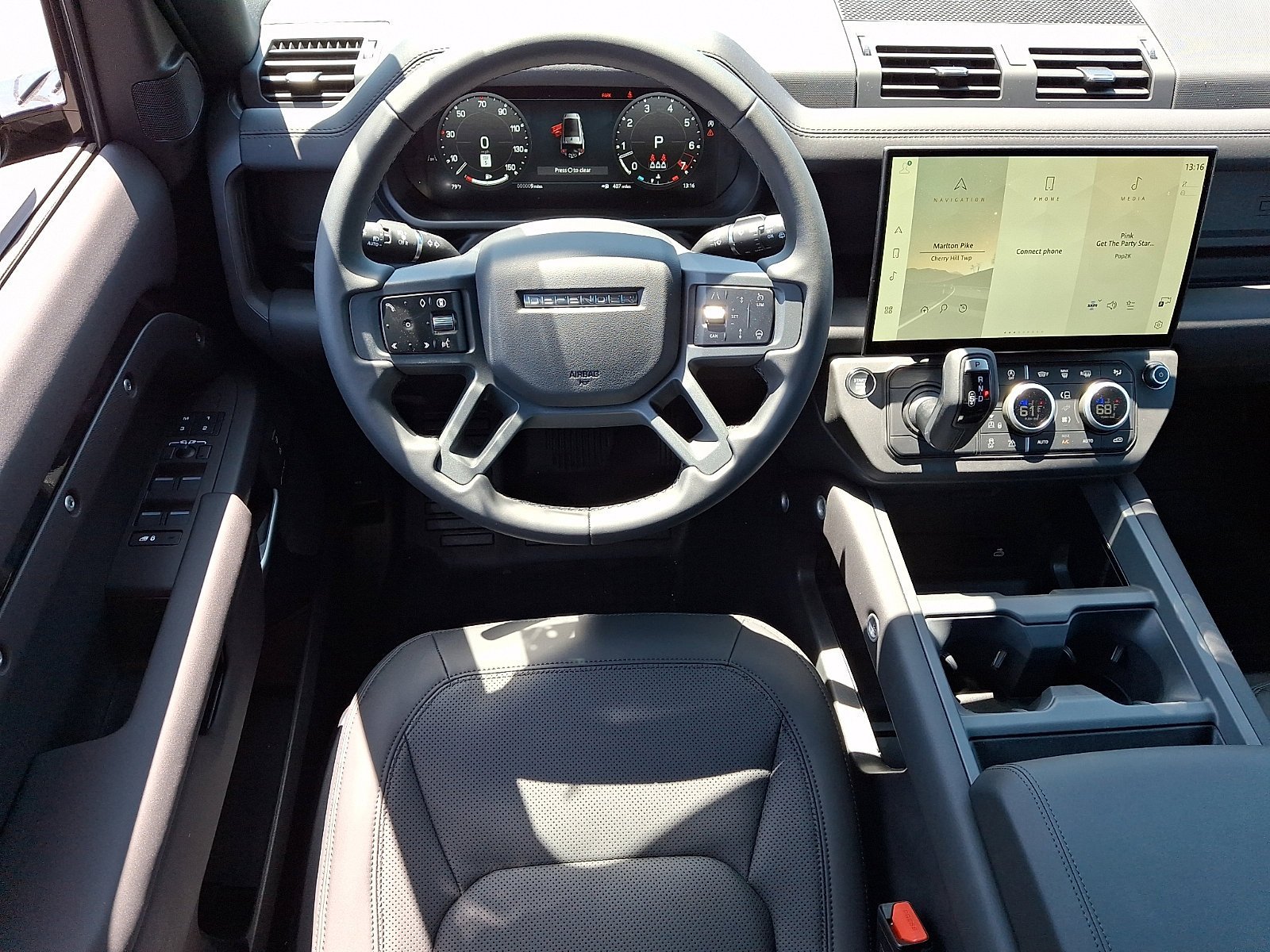 New 2026 Santorini Black LAND ROVER S image 7