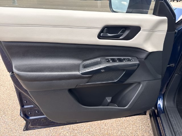 Used 2024 Blue Nissan SV image 11