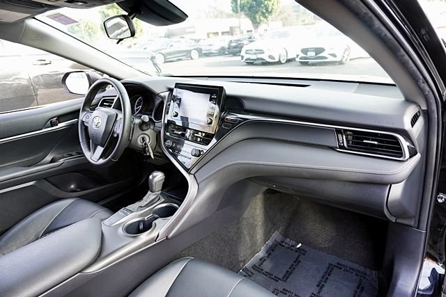 Used 2023  Toyota SE image 9