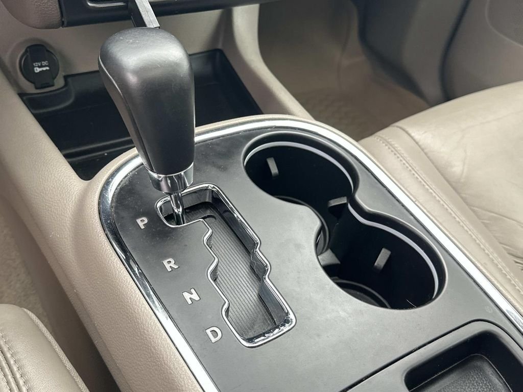 Used 2013 Gray Dodge Crew image 25