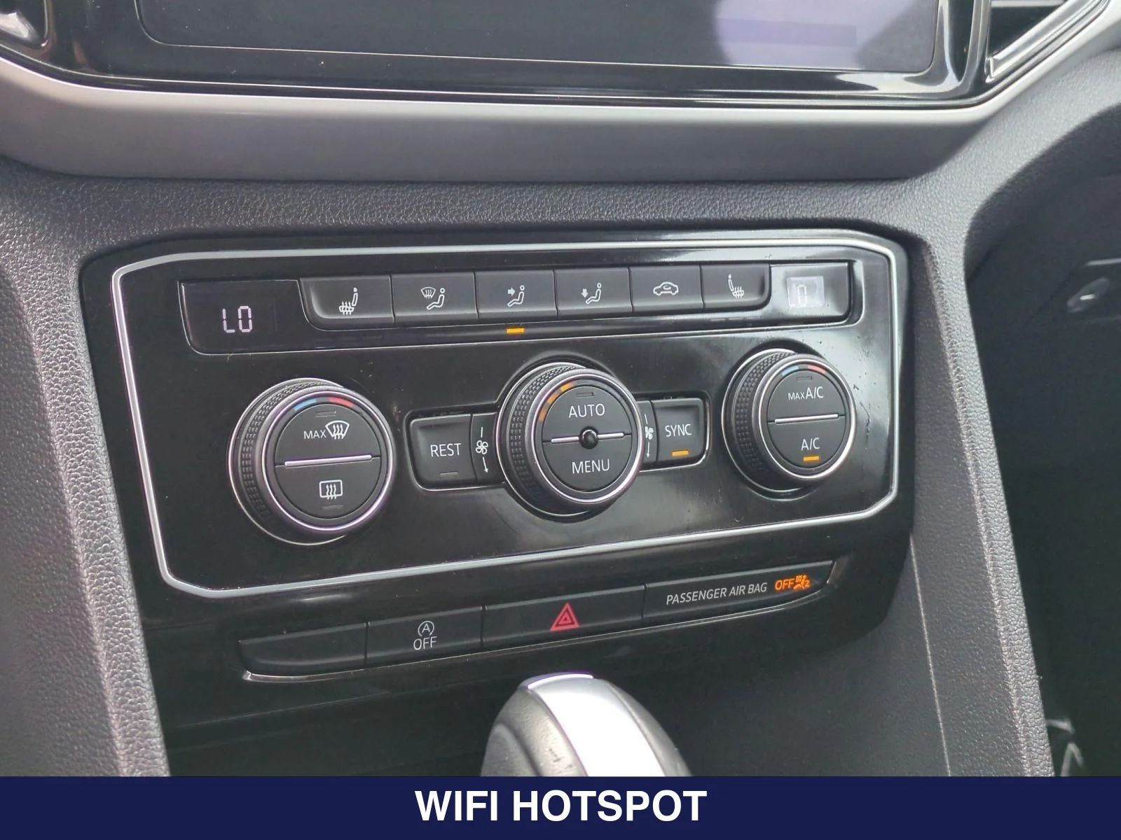 Used 2023 White Volkswagen 3.6L V6 SE w/Technology image 22