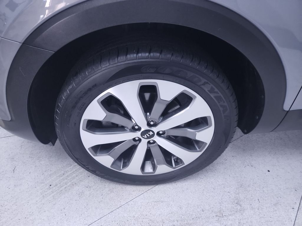 Used 2020 Silver Kia S image 10