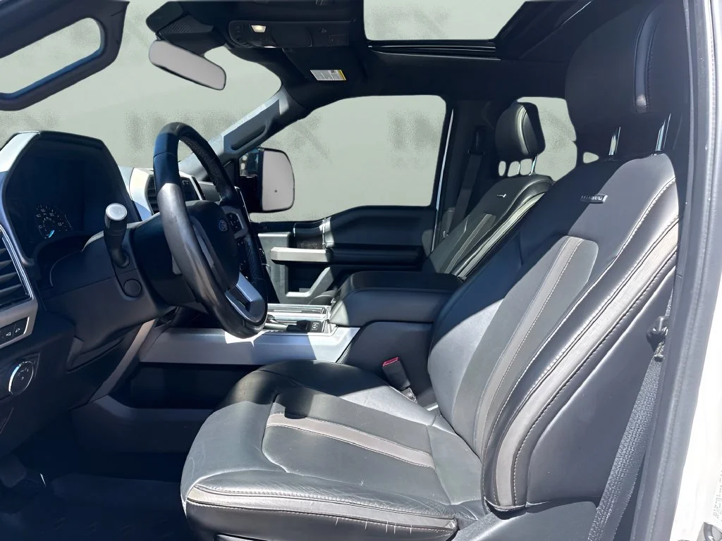 Used 2019  Ford XL image 9