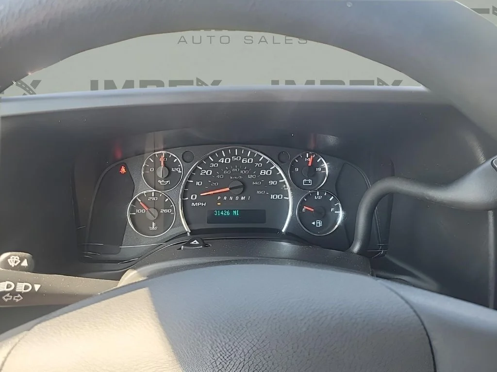 Used 2023 White GMC Work Van image 16