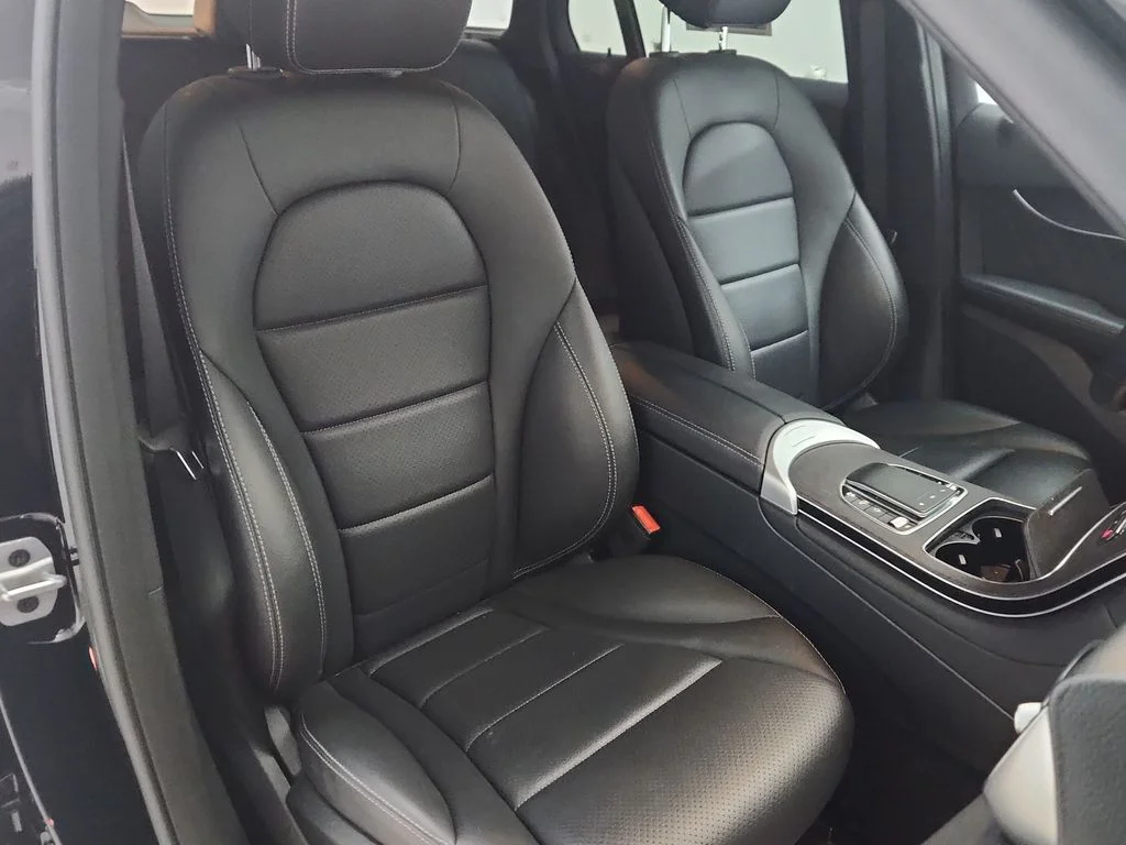 Used 2022 Black Mercedes-Benz GLC 300 image 27