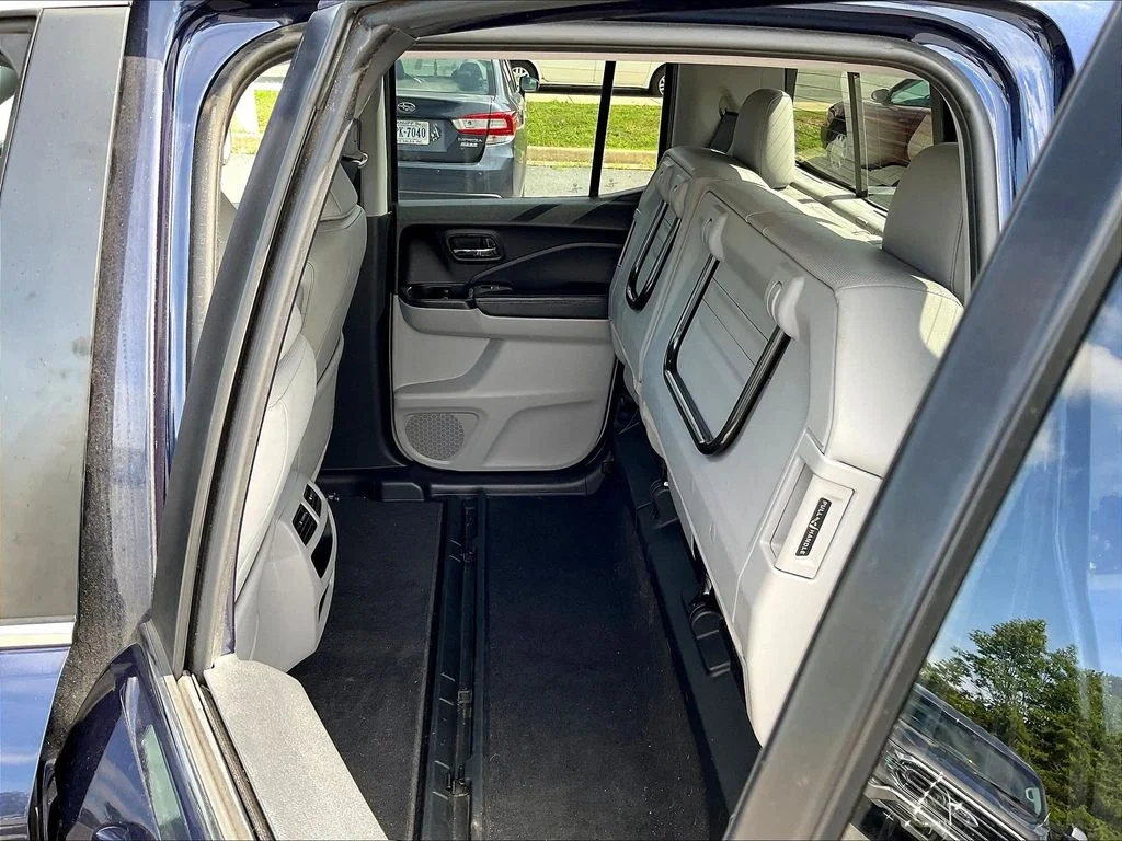 Certified Used 2019 Obsidian Blue Pearl Honda RTL image 38