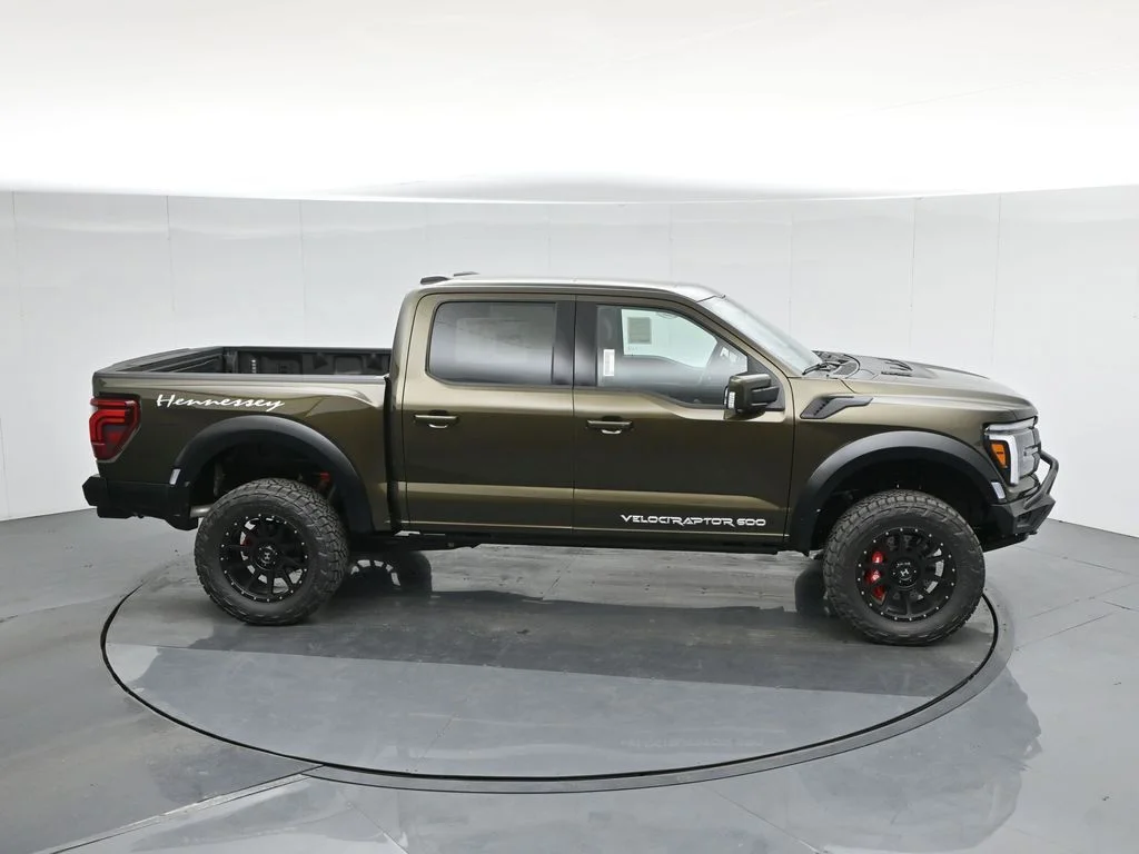 New 2025 Shelter Green Ford Raptor image 42