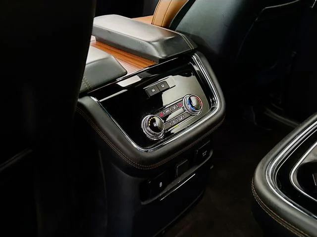 Used 2019 Black Lincoln Reserve image 27