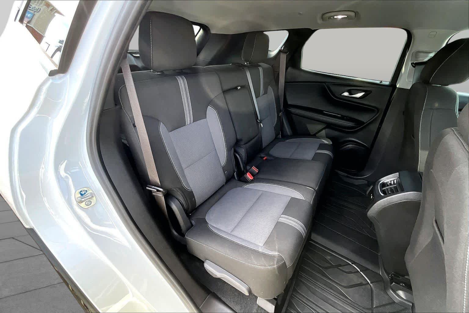 Used 2024 Summit White Chevrolet LT image 21