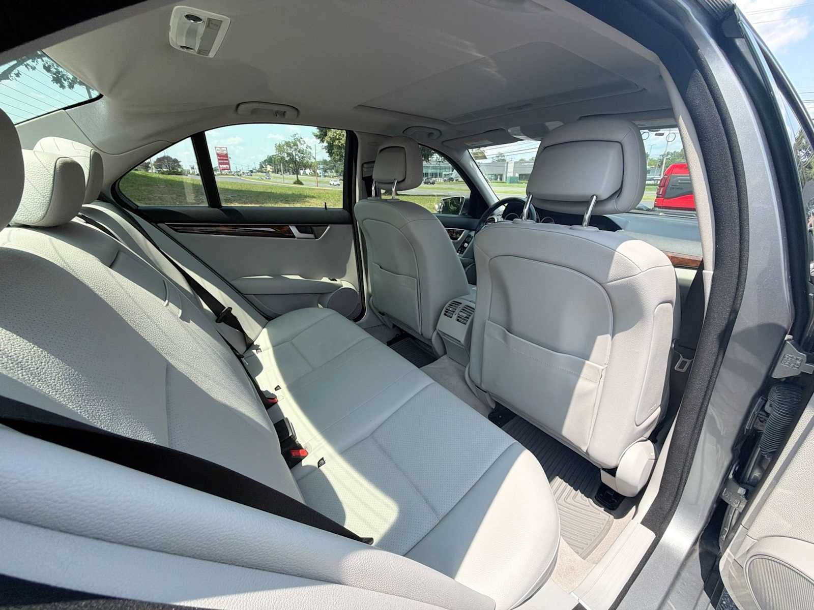 Used 2014 Palladium Silver Metallic Mercedes-Benz C 300 Luxury image 14
