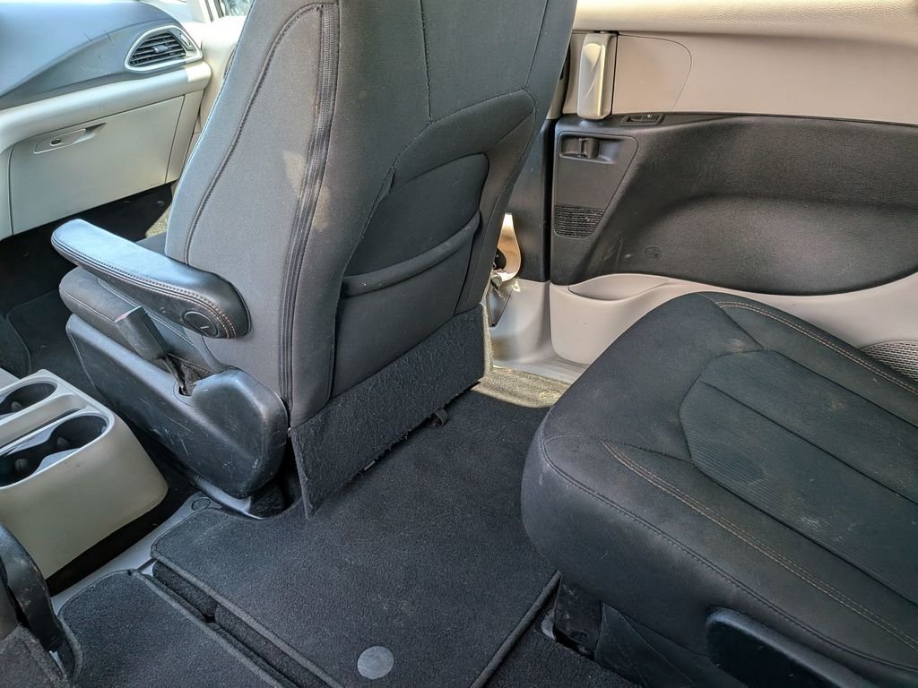 Used 2017 White Chrysler Touring image 37