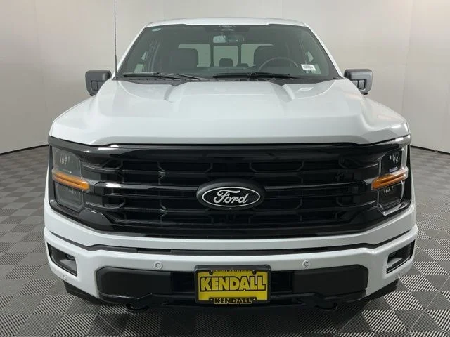 New 2026 Oxford White Ford XLT image 2
