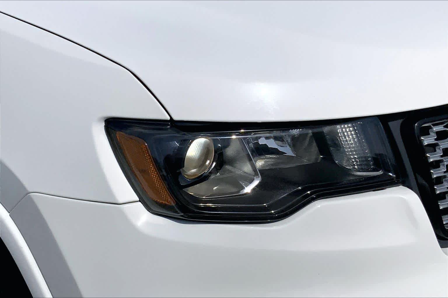 Certified Used 2022 Bright White Clearcoat Jeep Laredo X image 24