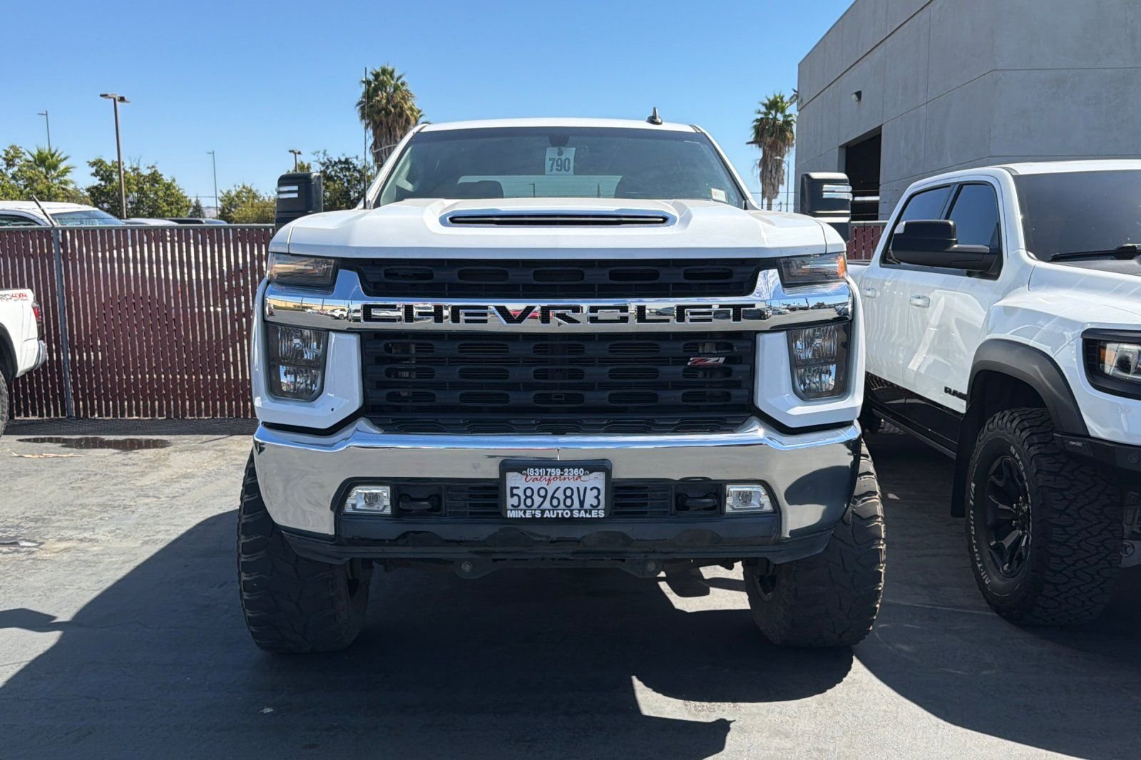 Used 2022 White Chevrolet LT image 3