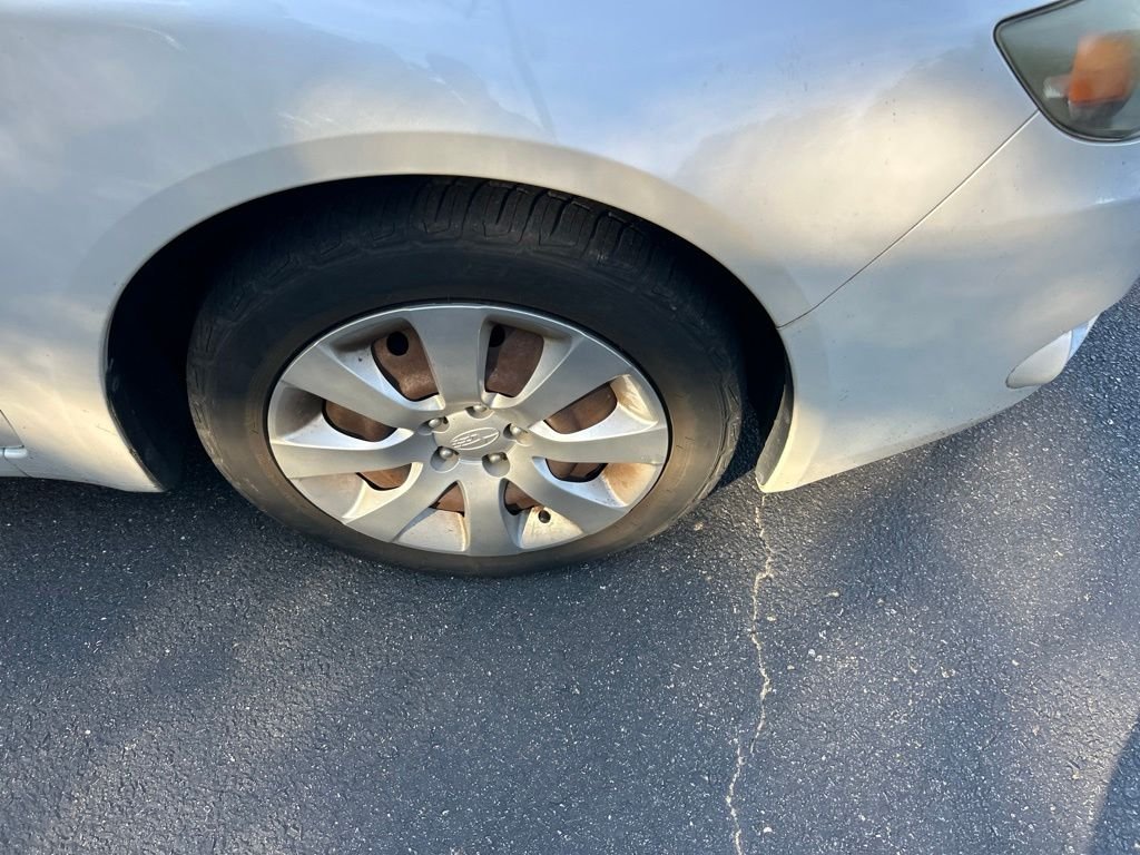 Used 2008 White Subaru 2.5i image 10