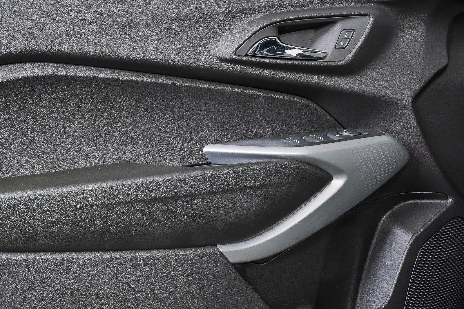2025 Chevrolet Trax RS - Photo 6