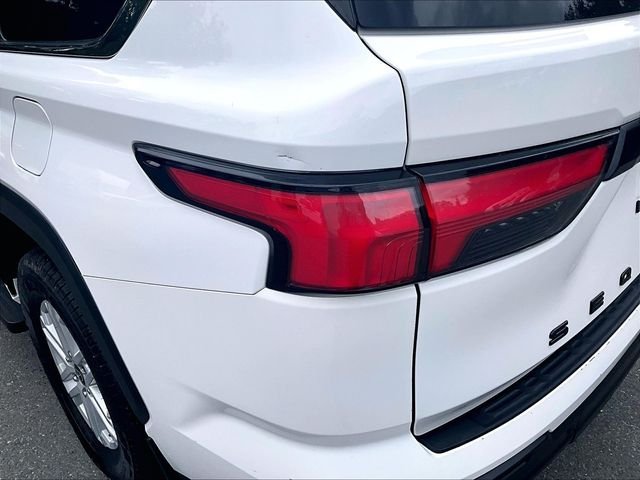 Used 2024 White Toyota SR5 image 33