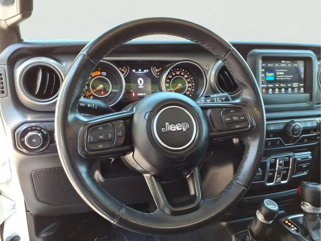 Used 2022 White Jeep Unlimited Willys image 3