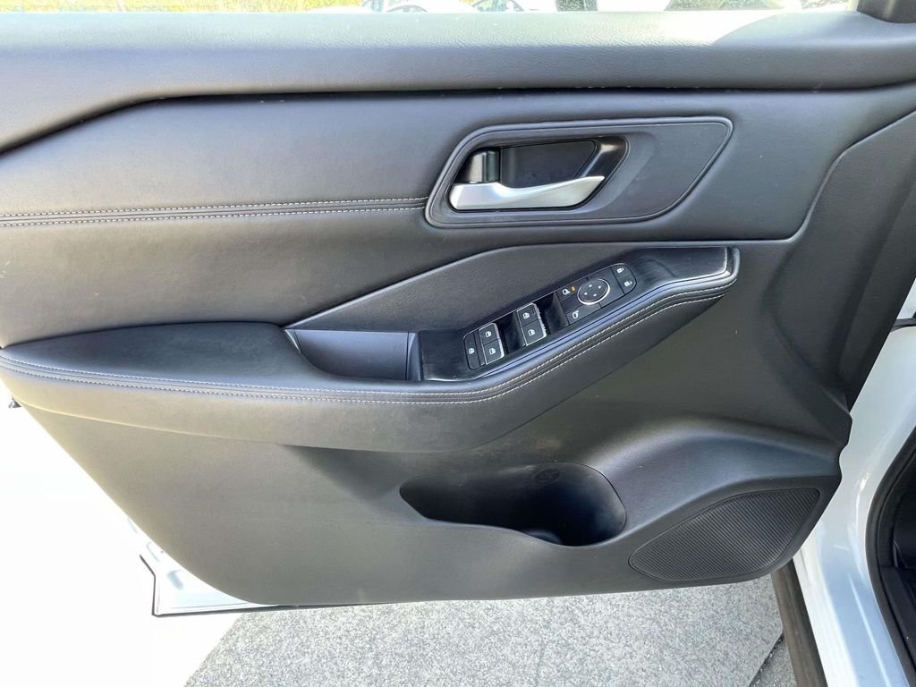 2024 Nissan Rogue SL - Photo 15