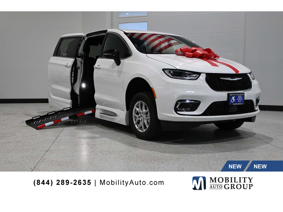 2024 Chrysler Pacifica Touring