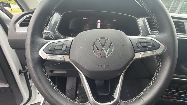 Used 2024 White Volkswagen 2.0T SE image 24