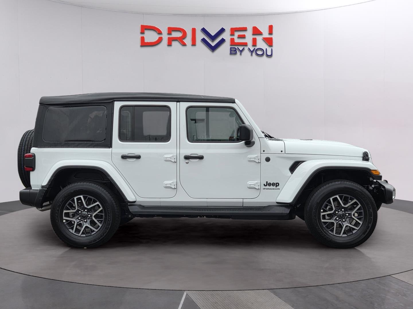 Used 2026 Bright White Clearcoat Jeep Sahara image 5
