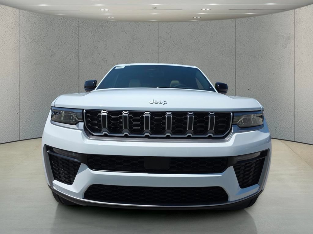 New 2026 Bright White Clear-Coat Exterior Paint Jeep Limited image 2