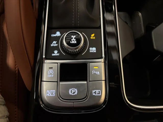 Used 2025 Green Kia SX-Prestige X-Line image 23