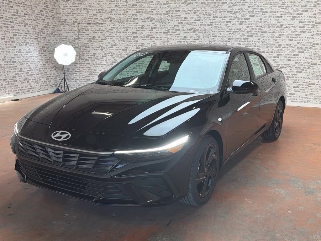 New 2026 Abyss Black Hyundai SEL Sport Plus image 3