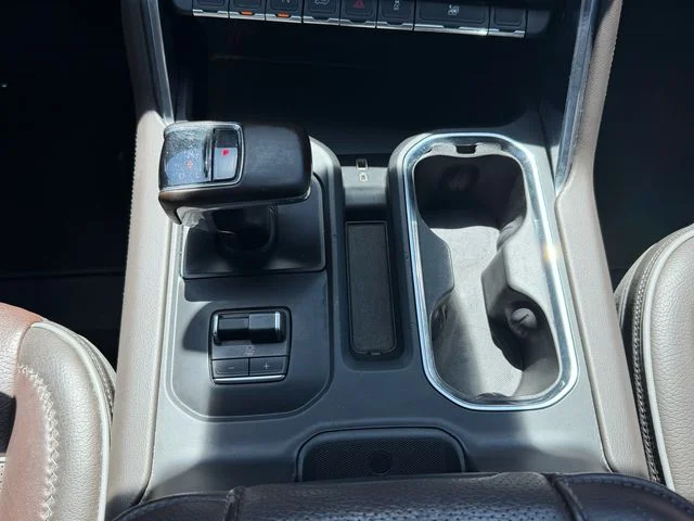 Used 2023 White GMC Denali image 17