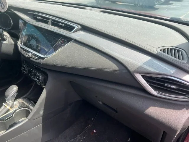 Used 2023  Buick Select image 14