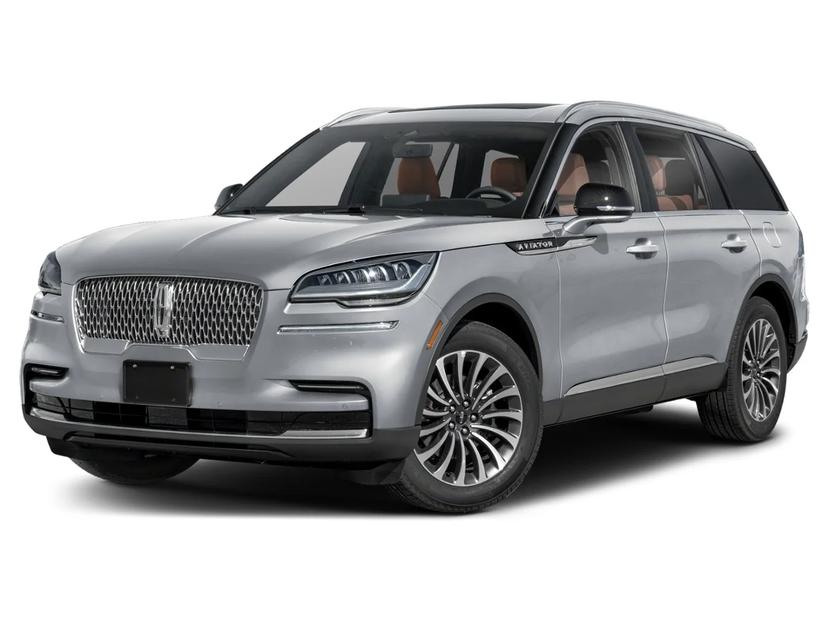 Used 2024 White Lincoln Reserve image 1