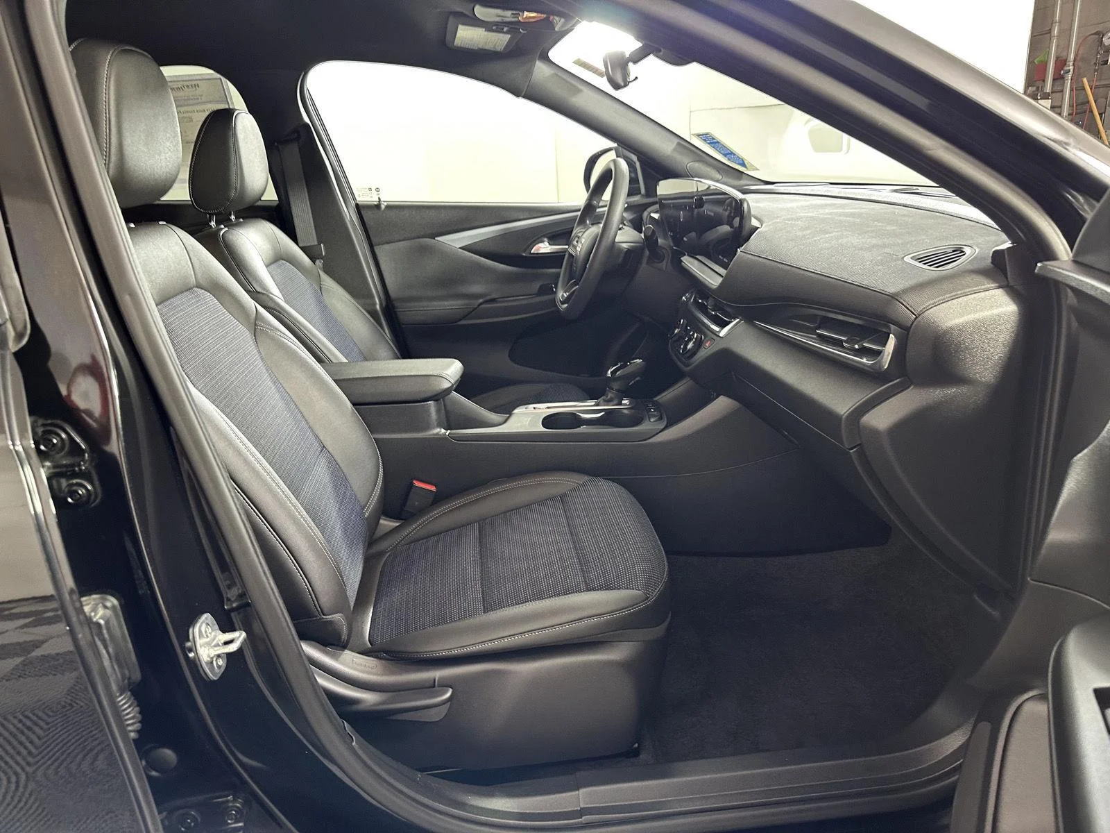 Used 2025 Ebony Twilight Metallic Buick Preferred image 25