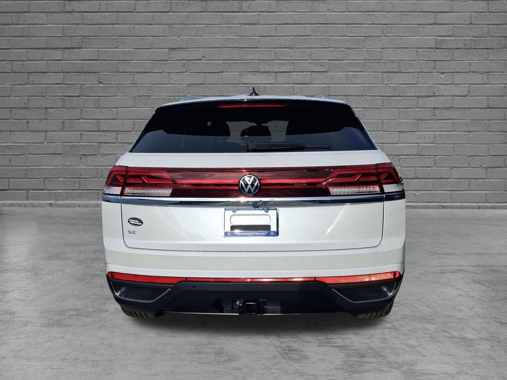 New 2026 White Volkswagen SE w/Technology image 4