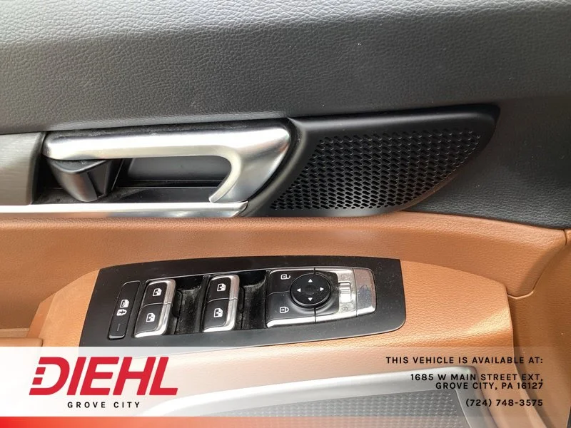 Used 2024 White Kia EX X-Line image 17