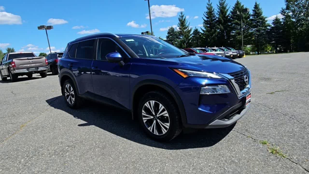 Used 2023 Caspian Blue Metallic Nissan SV image 3
