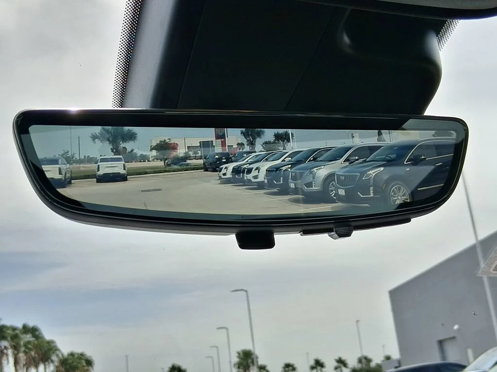 Used 2022 Crystal White Tricoat Cadillac Premium Luxury image 21