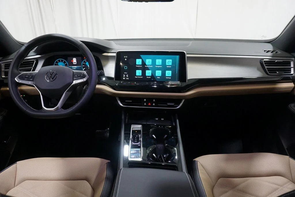 2025 Volkswagen Atlas Cross Sport SE w/Tech - Photo 16