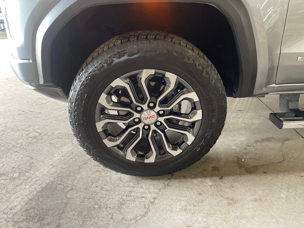 Used 2024 Silver GMC Denali image 19