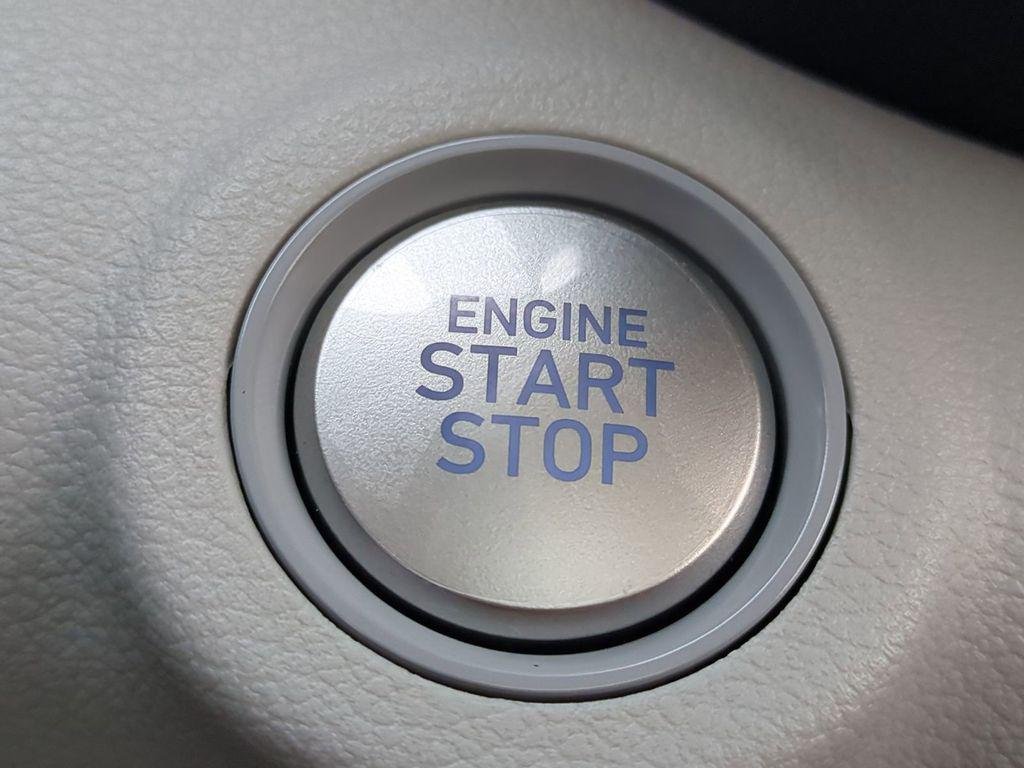 New 2026 White Hyundai SEL w/Two-Tone Roof image 34