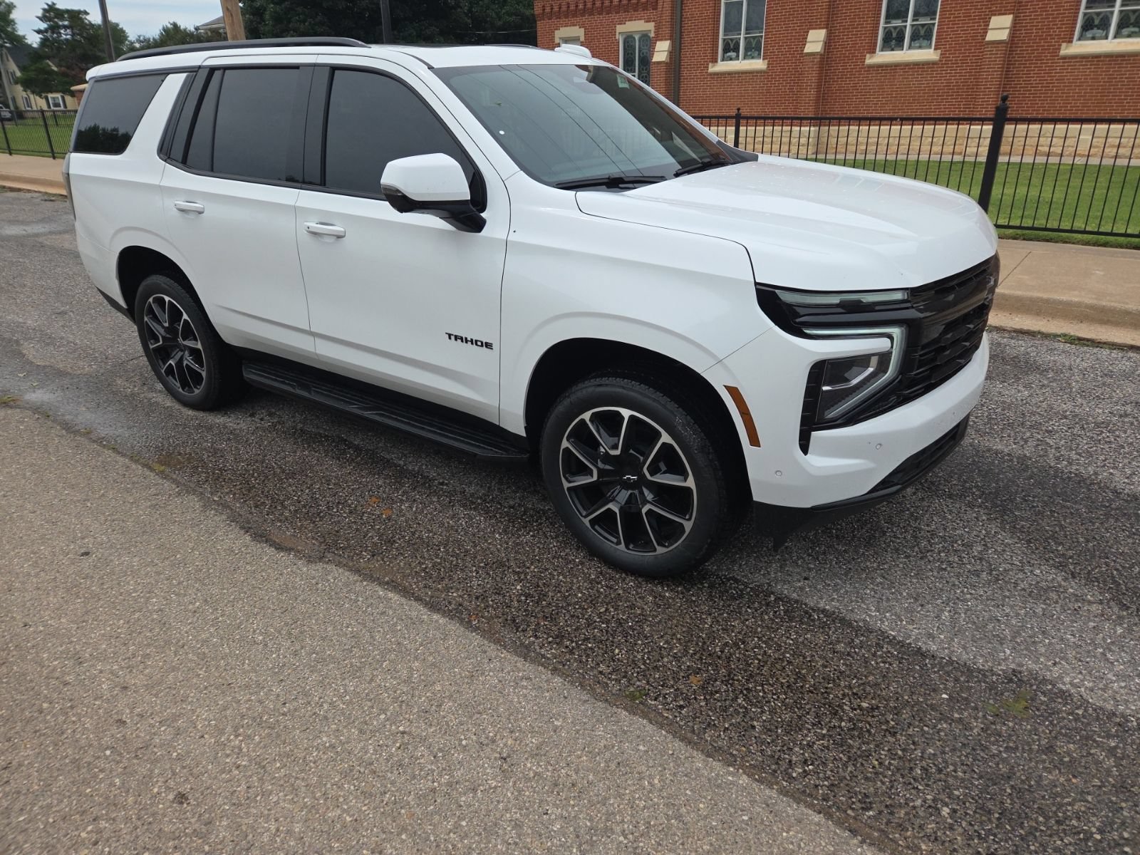 New 2026 Summit White Chevrolet RST image 2