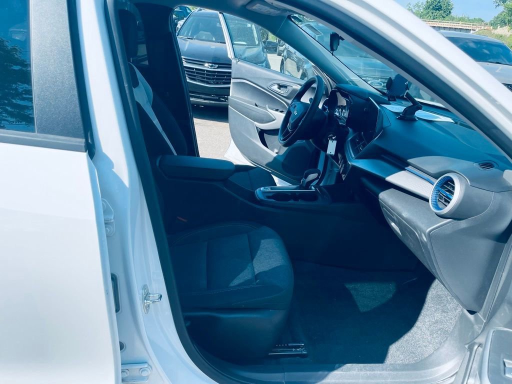 Used 2024 Summit White Chevrolet LS image 22