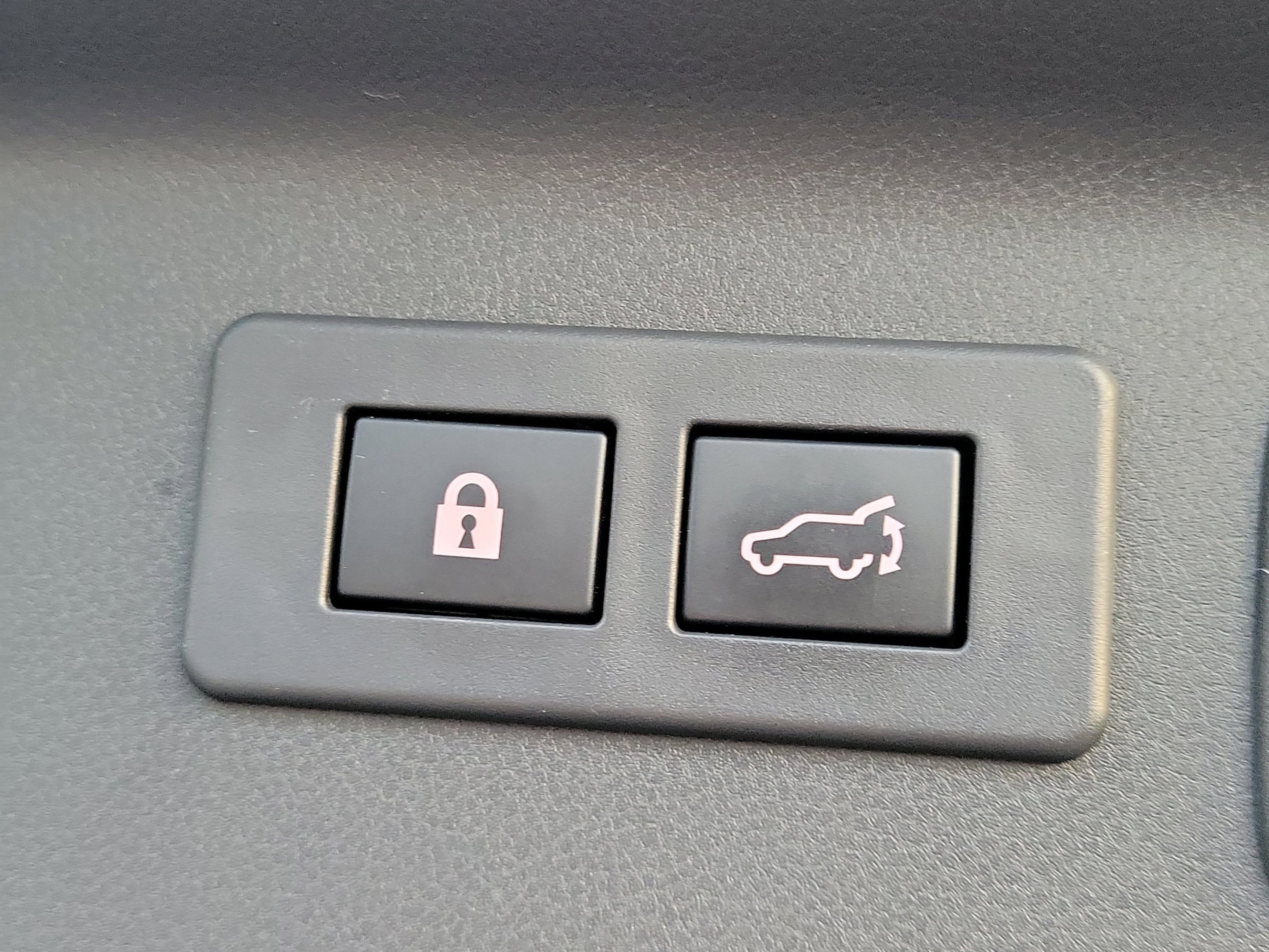 Used 2025 River Rock Pearl Subaru Touring image 8