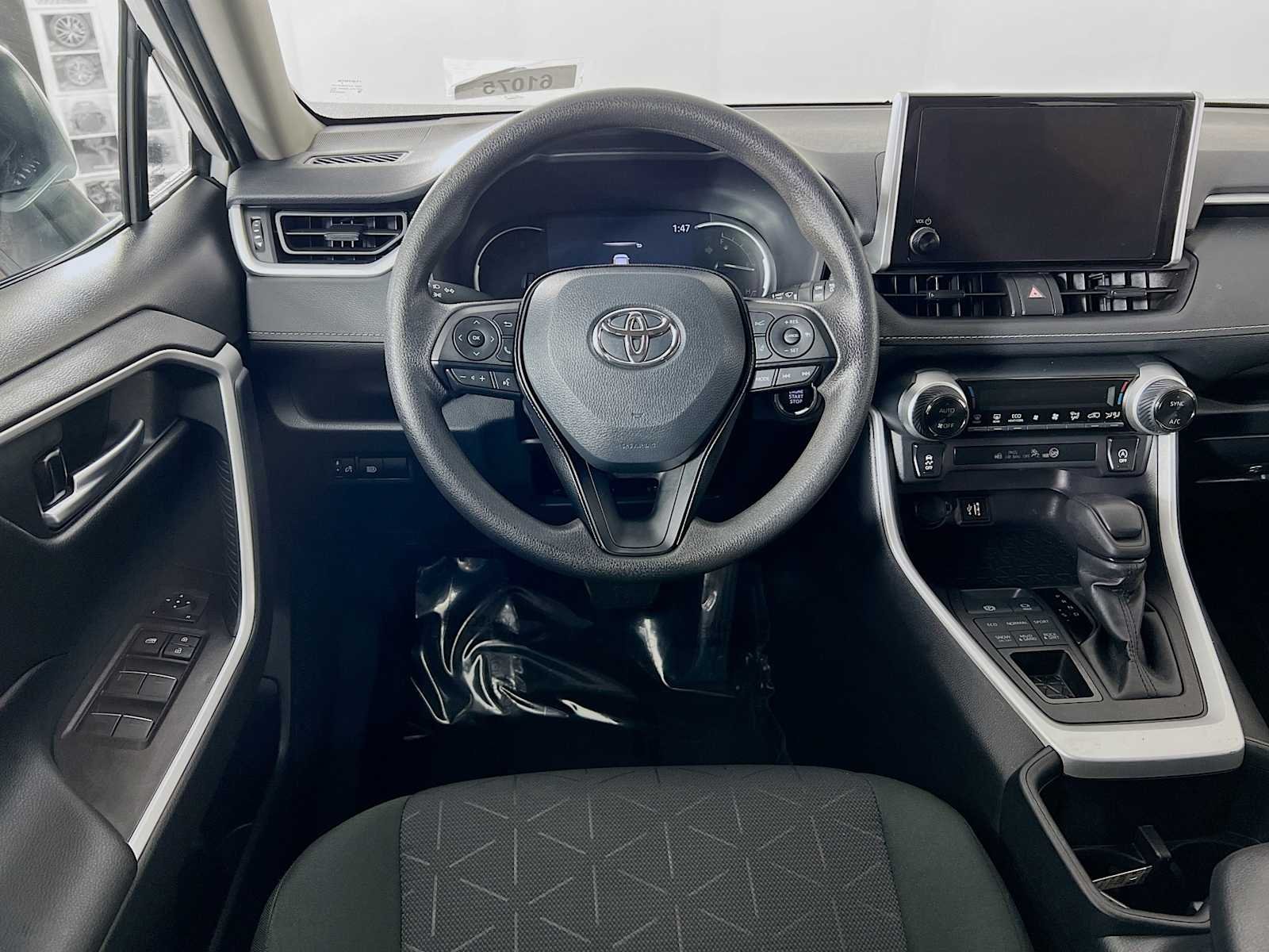 Used 2025 Ice Cap Toyota XLE image 21