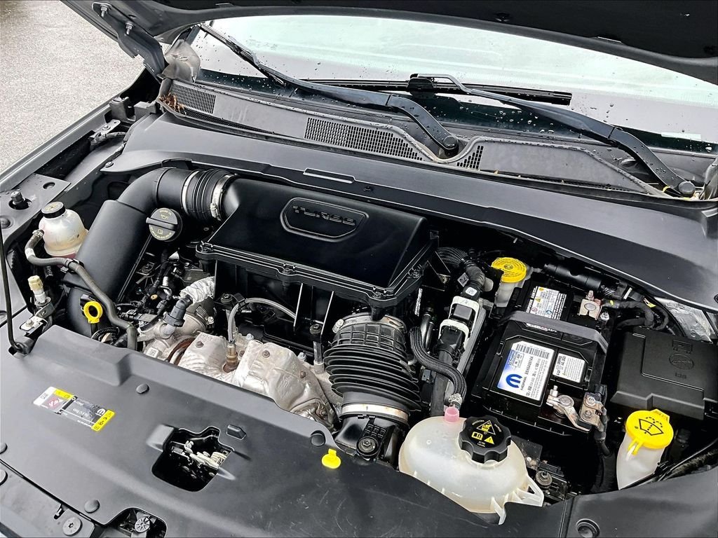 Used 2023 Silver Jeep Limited image 33