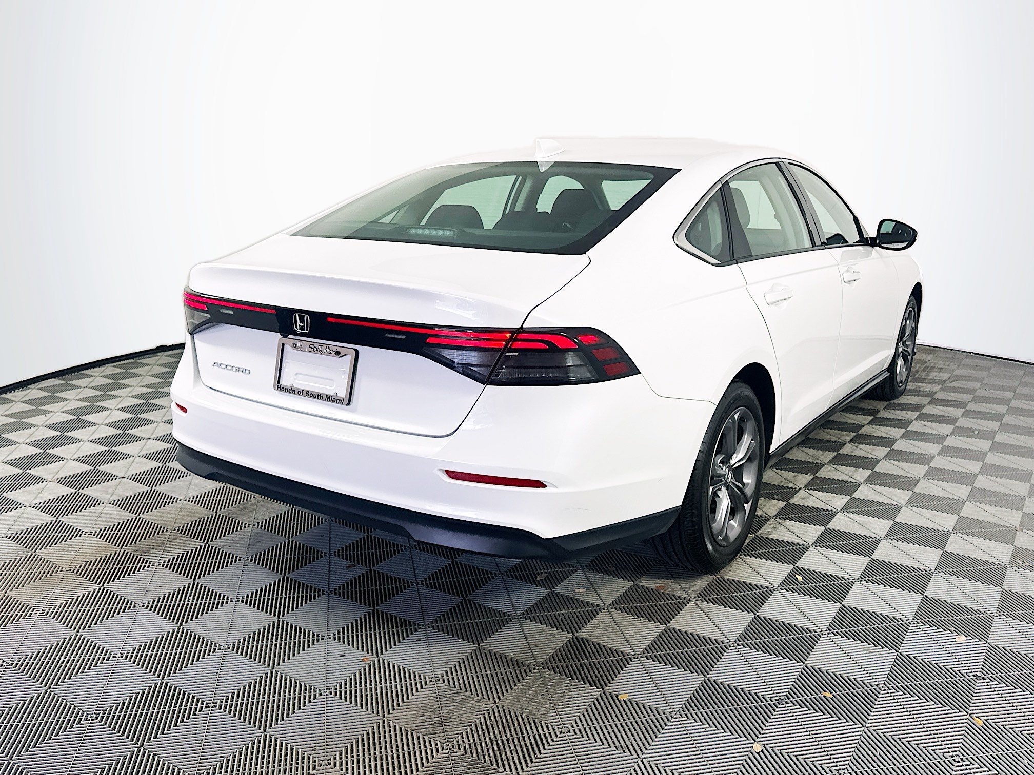 Used 2024 Platinum Honda EX image 6