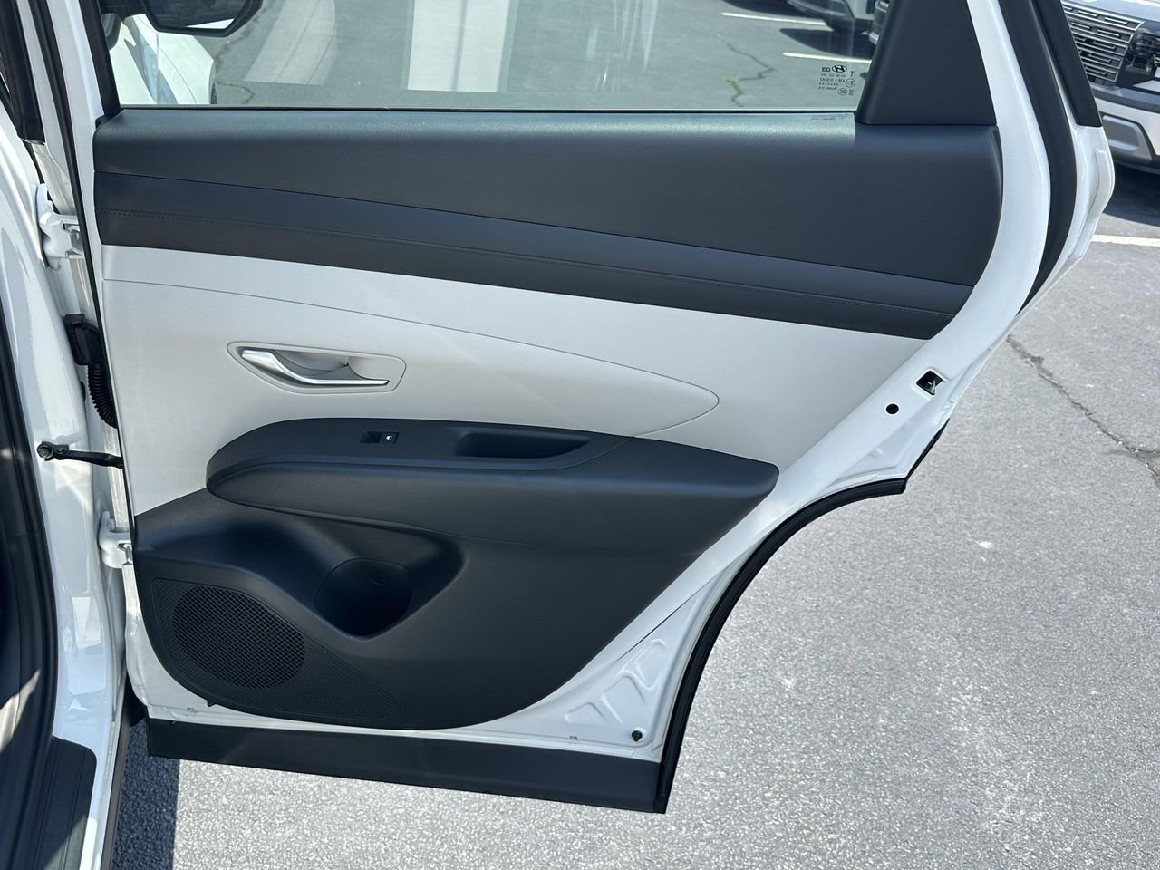 New 2025 Serenity White Pearl Hyundai SE image 15